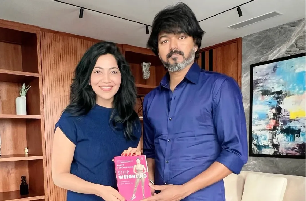 நடிகர் கார்த்தி மற்றும் சுஹாசினி மணிரத்னம், ரம்யாவுடைய 'Stop Weighting' புத்தகத்தை வெளியிட்டார்கள்