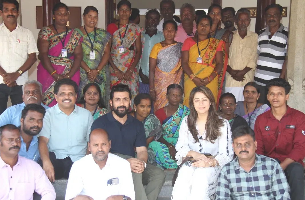 கீழடி தொல்லியல் அருங்காட்சியகத்தை பார்வையிட்ட சூர்யா குடும்பத்தினர்