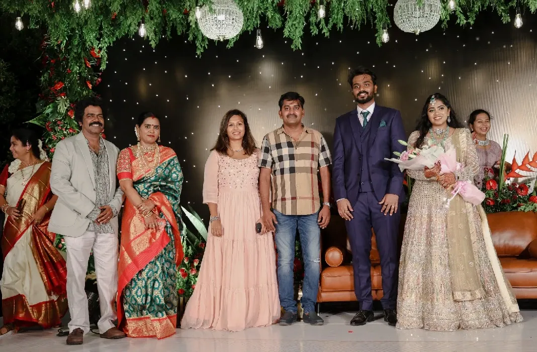 தயாரிப்பாளர் ஐபி கார்த்திகேயனின் மூத்த மகள் டாக்டர் கருணா கார்த்திகேயனின் திருமண வரவேற்பு நிகழ்ச்சியில் பிரபலங்கள் குவிந்தனர்