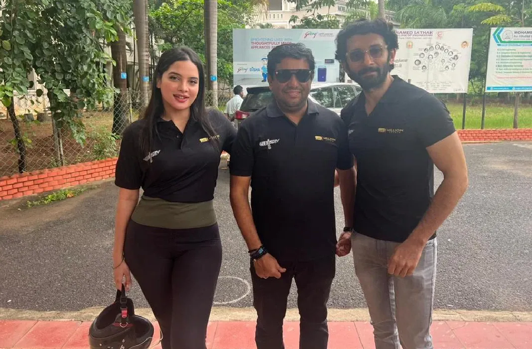 ’வெப்பன்’ படம் சார்பாக #WearHelmetRally நிகழ்ச்சி நடத்தப்பட்டது!