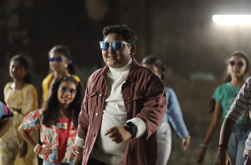 Sofa Boy கலக்கும் "ஸ்கூல் லீவ் விட்டாச்சு" ஆல்பம் பாடல் !!