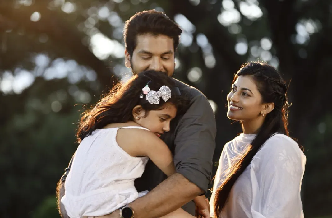 நடிகை கயல் ஆனந்தியின் 'ஒயிட் ரோஸ்' படம் ஏப்ரல் 5, 2024 அன்று வெளியாகிறது!