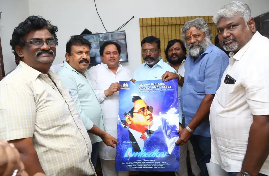 'டாக்டர் அம்பேத்கர்' படக்குழுவினரை பாராட்டிய விடுதலை சிறுத்தைகள் கட்சி தலைவர் தொல் திருமாவளவன்