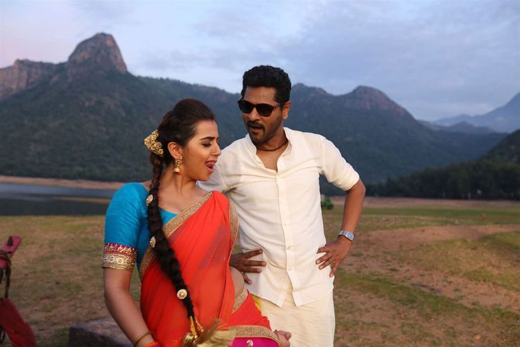 சார்லி சாப்லின் 2 படத்தின் புகைப்படங்கள்