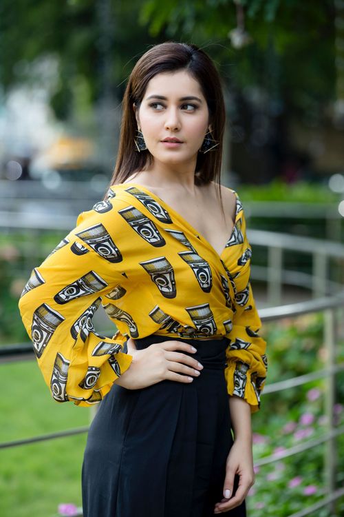 Actress Raashi Khanna Latest Pictures