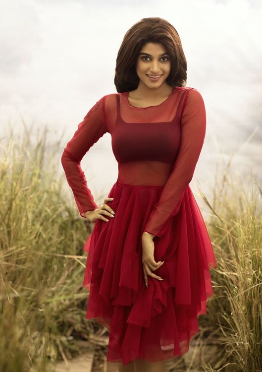 Photo Shoot Pictures of Bigg Boss Fame Actress Oviya