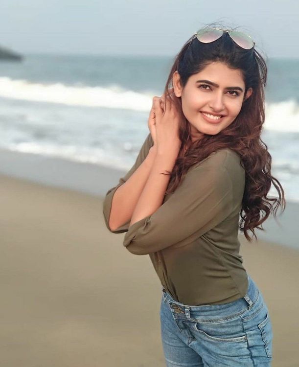 Kolaigaran Actress Ashima Narwal HD Stills