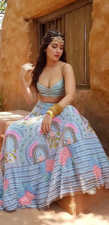 Raashi Khanna Latest Photoshoot Stills HD