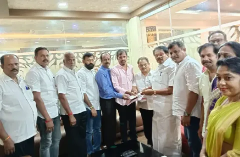 அமைச்சர் சாத்தூர் ராமச்சந்திரன் அவர்களை தென்னிந்திய நடிகர் சங்கத்தினர் சந்தித்தனர்
