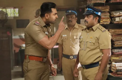 ’சினம்’ இயக்குநர் குமரவேலன்: ‘எமோஷன்ஸ், த்ரில்லர் என அனைத்து தரப்பினருக்கும் படம் பிடிக்கும்!’