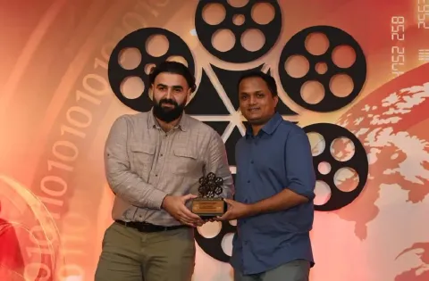 இந்திய சர்வதேச சுற்றுலா மாநாட்டு விருதை வென்ற டைரக்டர் ஆர்.கண்ணனின் தள்ளிப் போகாதே