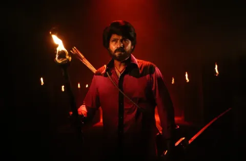 பார்வையாளர்களை மிரட்டும் பாம்பாட்டம் ட்ரைலர்