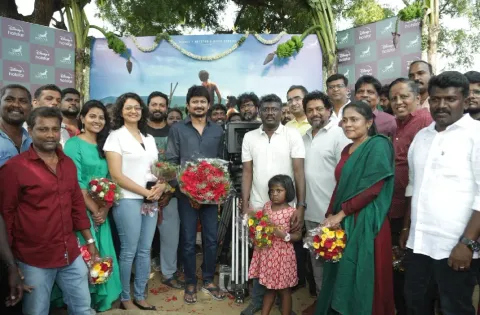 இயக்குநர் மாரி செல்வராஜ் தயாரித்து, இயக்கும், “வாழை” திரைப்படம் இன்று இனிதே துவங்கியது !