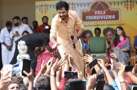 ஹிப் ஹாப் தமிழா ஆதி நடிக்கும் 'பி. டி. சார்' ஃபர்ஸ்ட் லுக் வெளியீடு