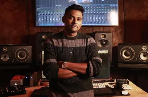 'தி நைட் மேனேஜர்' எனும் இணைய தொடருக்கு இசையமைத்திருக்கும் சாம் சி எஸ்
