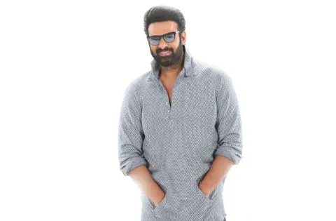 ரசிகர்களை சந்தித்த பிரபாஸ்