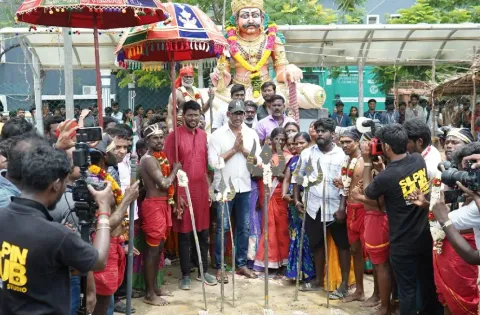 'சென்னையில் ஒரு கிராம விழா' நிகழ்ச்சியைத் தொடங்கி வைத்தார் நடிகர் விஷால்