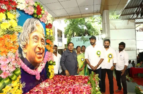 இயற்கைக்கே லஞ்சம் கொடுக்கும் அளவு நிலைமை மாறிவிட்டது ; மரம் நடு விழாவில் வேதனையை வெளிப்படுத்திய விஷால்
