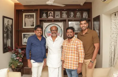 ஜெயிலர் வெற்றியை தொடர்ந்து சூப்பர்ஸ்டாரை நேரில் சென்று பாராட்டிய ரெட் ஜெயன்ட் மூவிஸ் விநியோக நிர்வாகிகள்