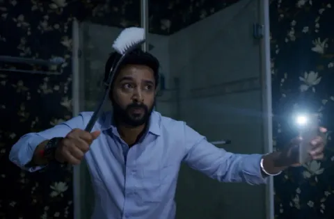 இந்தியாவின் ‘ஹேங் ஓவர்’ பாணியில் உருவாகியுள்ள ‘எனக்கு என்டே கிடையாது’