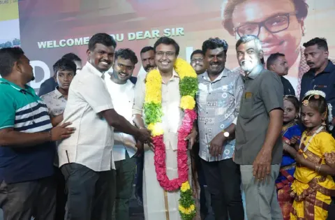 இந்த ஆண்டு பொங்கல் விழாவை உசிலம்பட்டி கிராம மக்கள் & குழந்தைங்களுடன் கொண்டாடிய இசையமைப்பாளர் D. இமான் !!