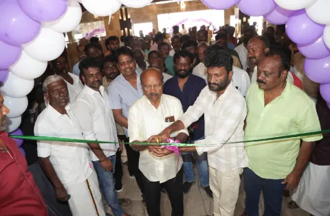 விஷ்வா லக்‌ஷ்மி சினிமாஸ் புதிய திரையரங்கு திறந்த தயாரிப்பாளர் தாய் சரவணன் !!