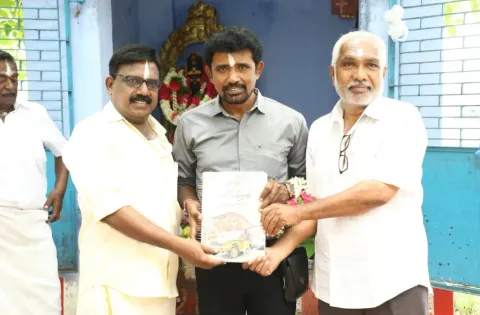 இயக்குநரும், நடிகருமான கே. பி. ஜெகன் கதையின் நாயகனாக முதன்மையான கதாபாத்திரத்தில் நடிக்கும் 'ரோஜா மல்லி கனகாம்பரம் '